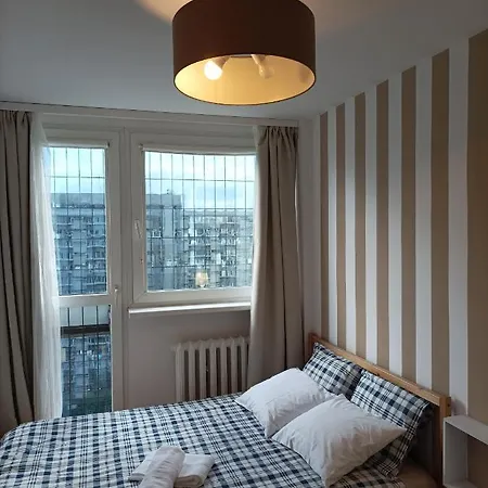 Center 3 Bedroom Apartman Varsó