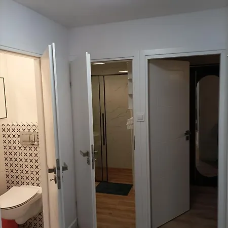 Center 3 Bedroom *