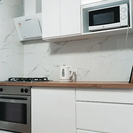 Center 3 Bedroom דירה *