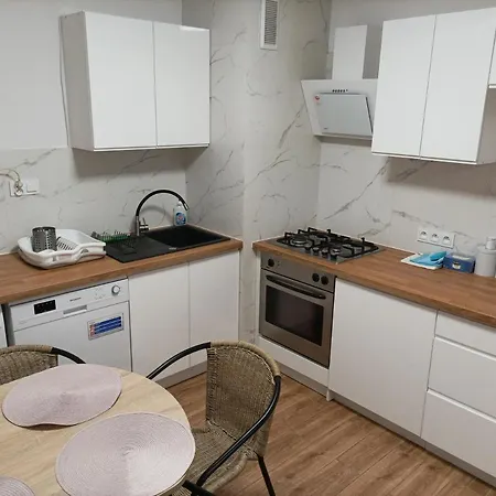Center 3 Bedroom