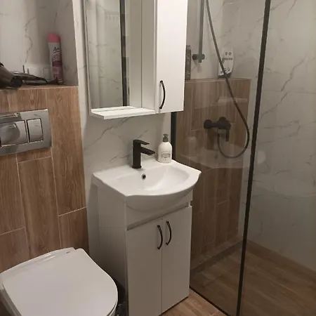Center 3 Bedroom *